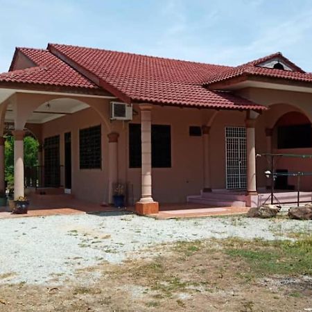 Homestay Zahra Sri Bayu Cherang Ruku Esterno foto